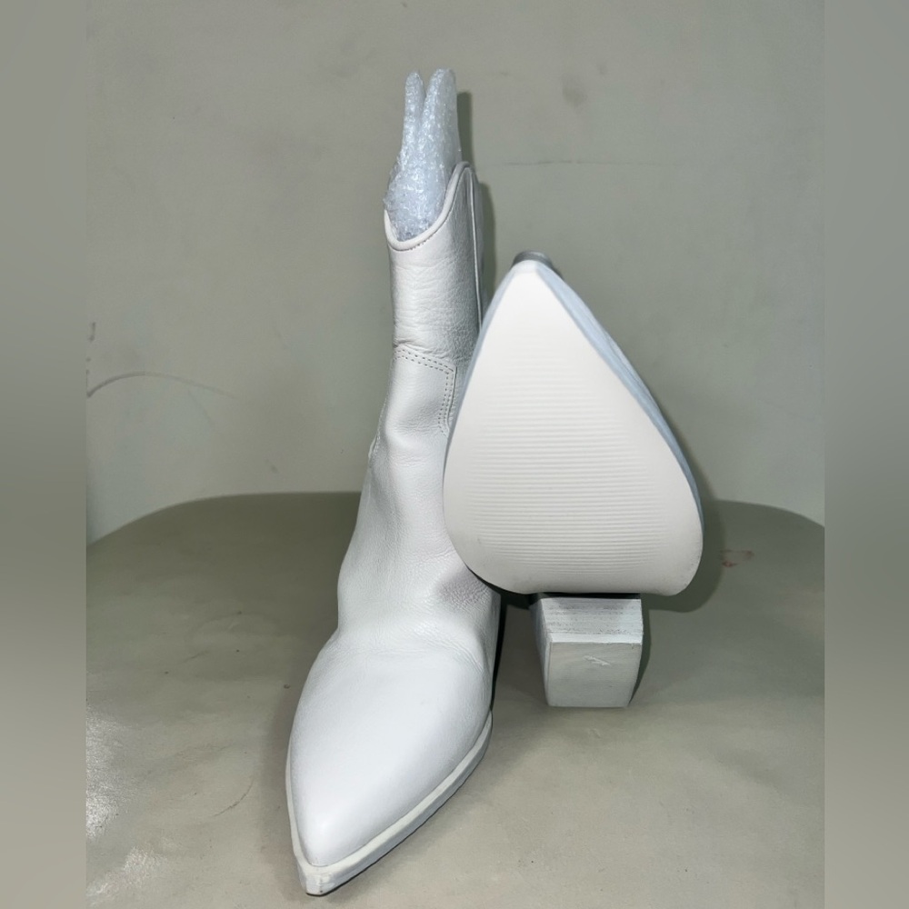 Steve Madden White Leather Western Pointed-Toe Booties – NWT